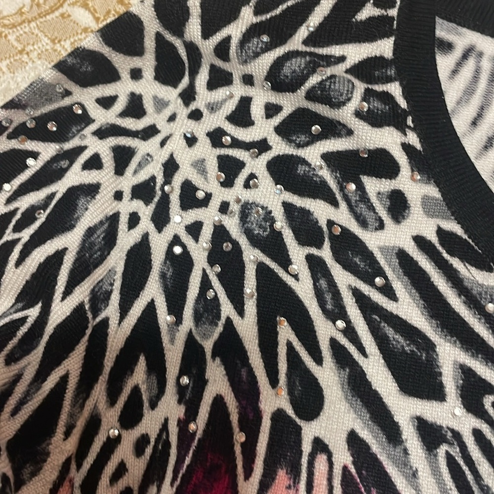 Women’s WHITE HOUSE BLACK MARKET 3/4 Sleeve Floral Sweater Size M - Picture 10 of 11